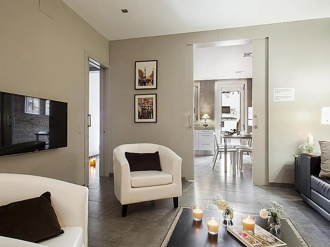 Apartment Bhm1 1036 Carrer De La Creu Coberta, 32, Principal Hotel Barcelona