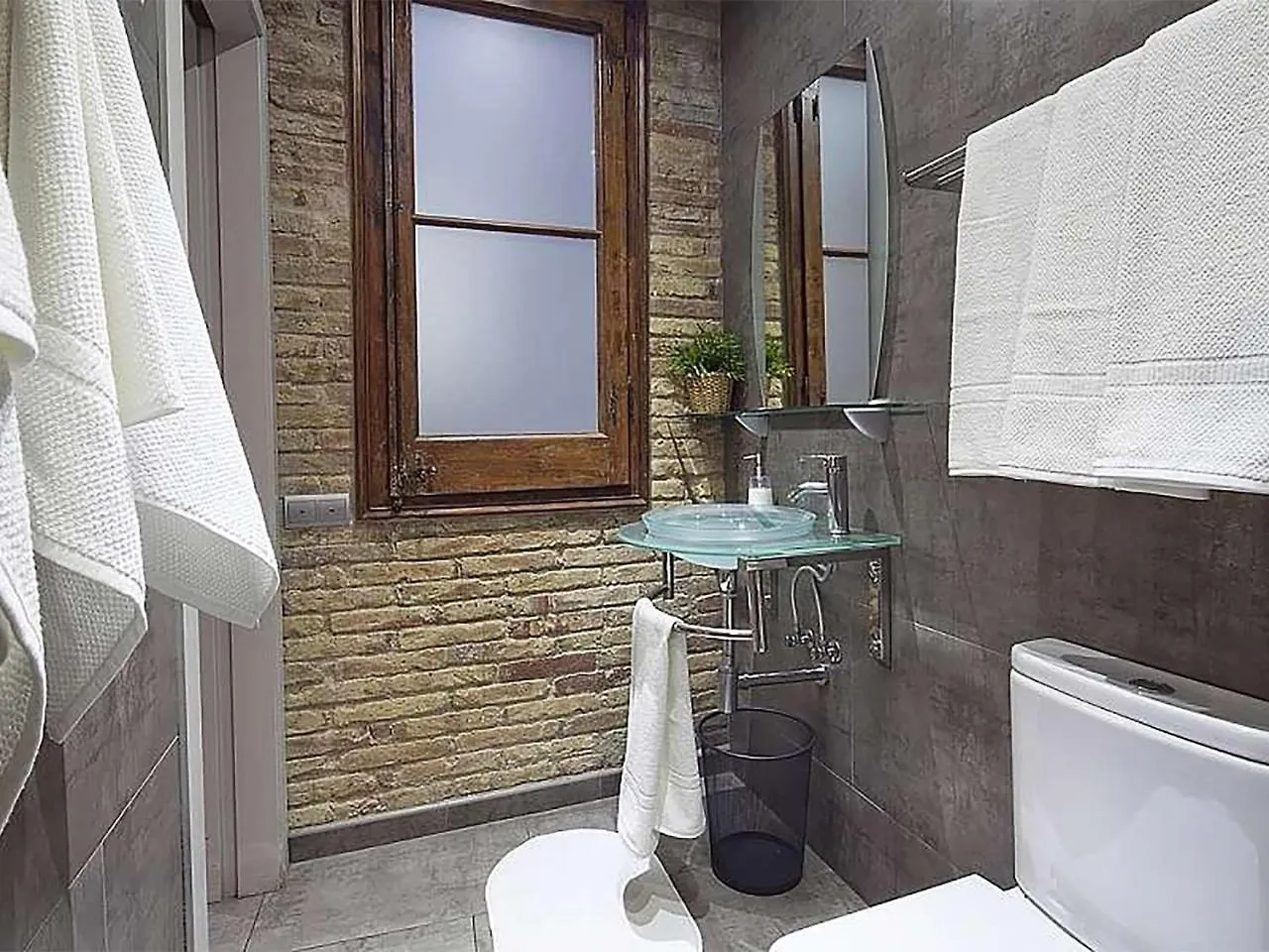 Hotel Bhm1 1036 Carrer De La Creu Coberta, 32, Principal Barcelona Apartmán